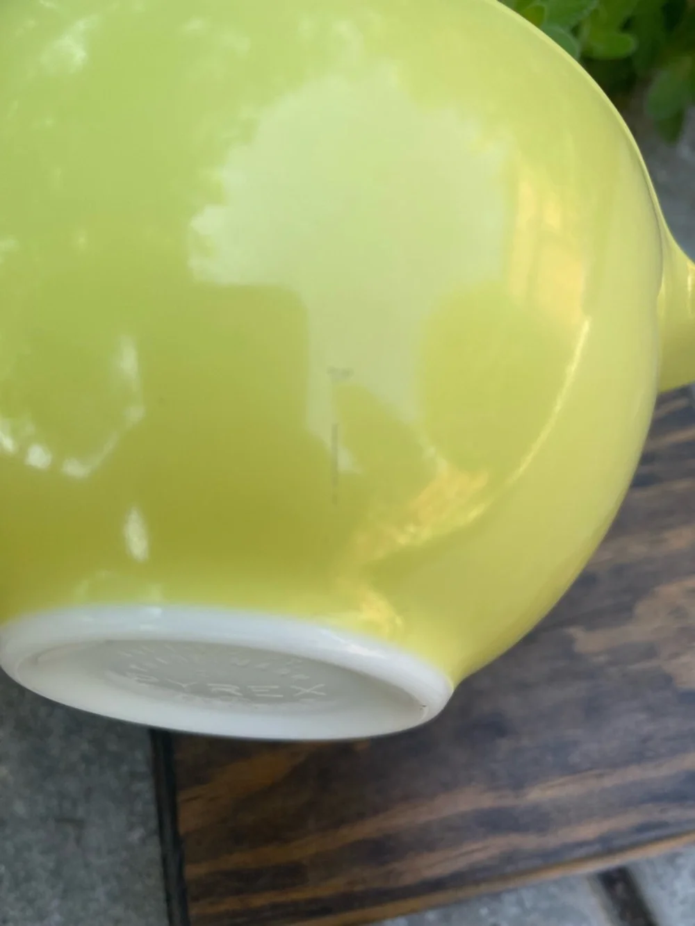 Vintage Yellow Pyrex Cinderella #441 Mixing Bowl 1.5 quart - Picture 4 of 4